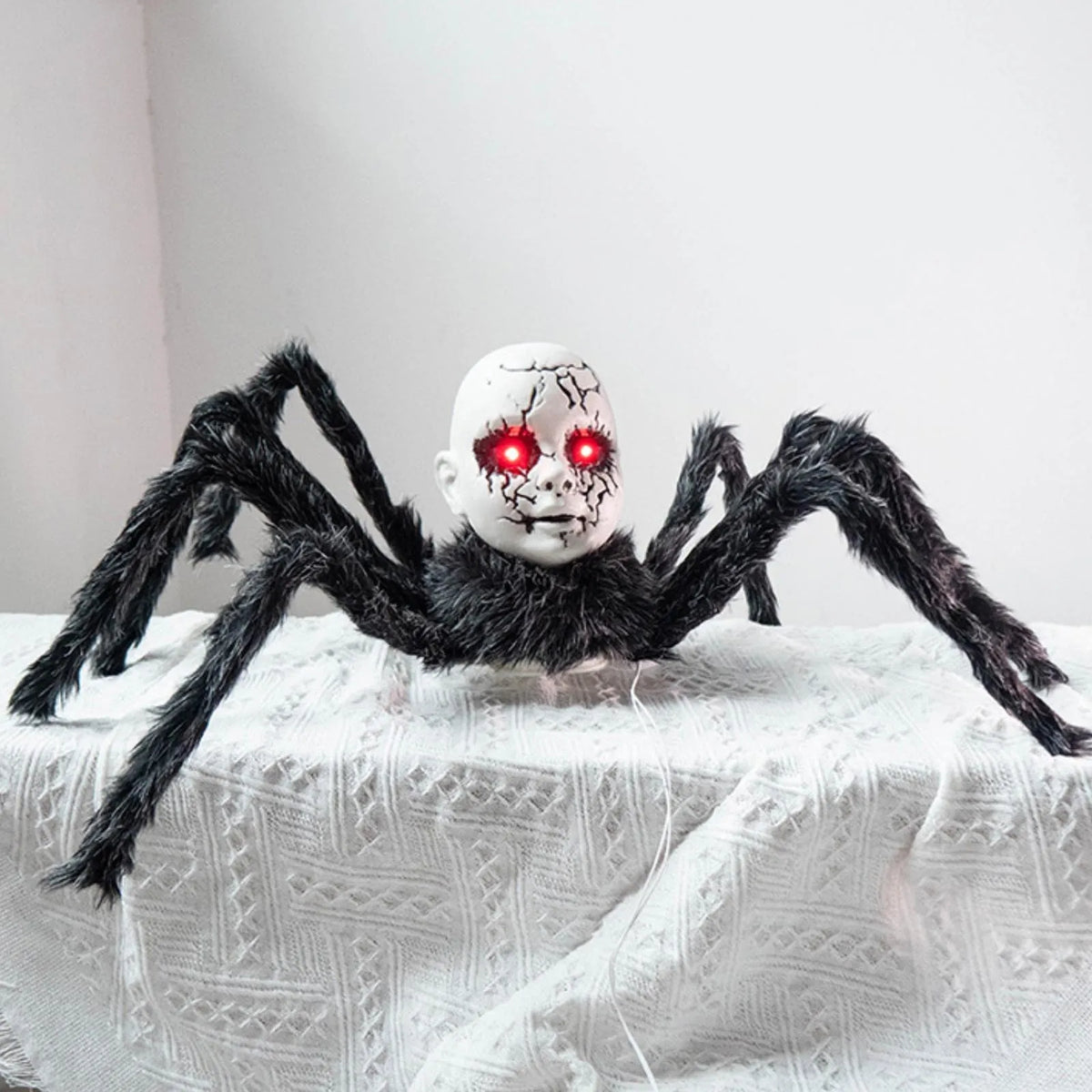 Araignée Possédée — Visage de poupée animé