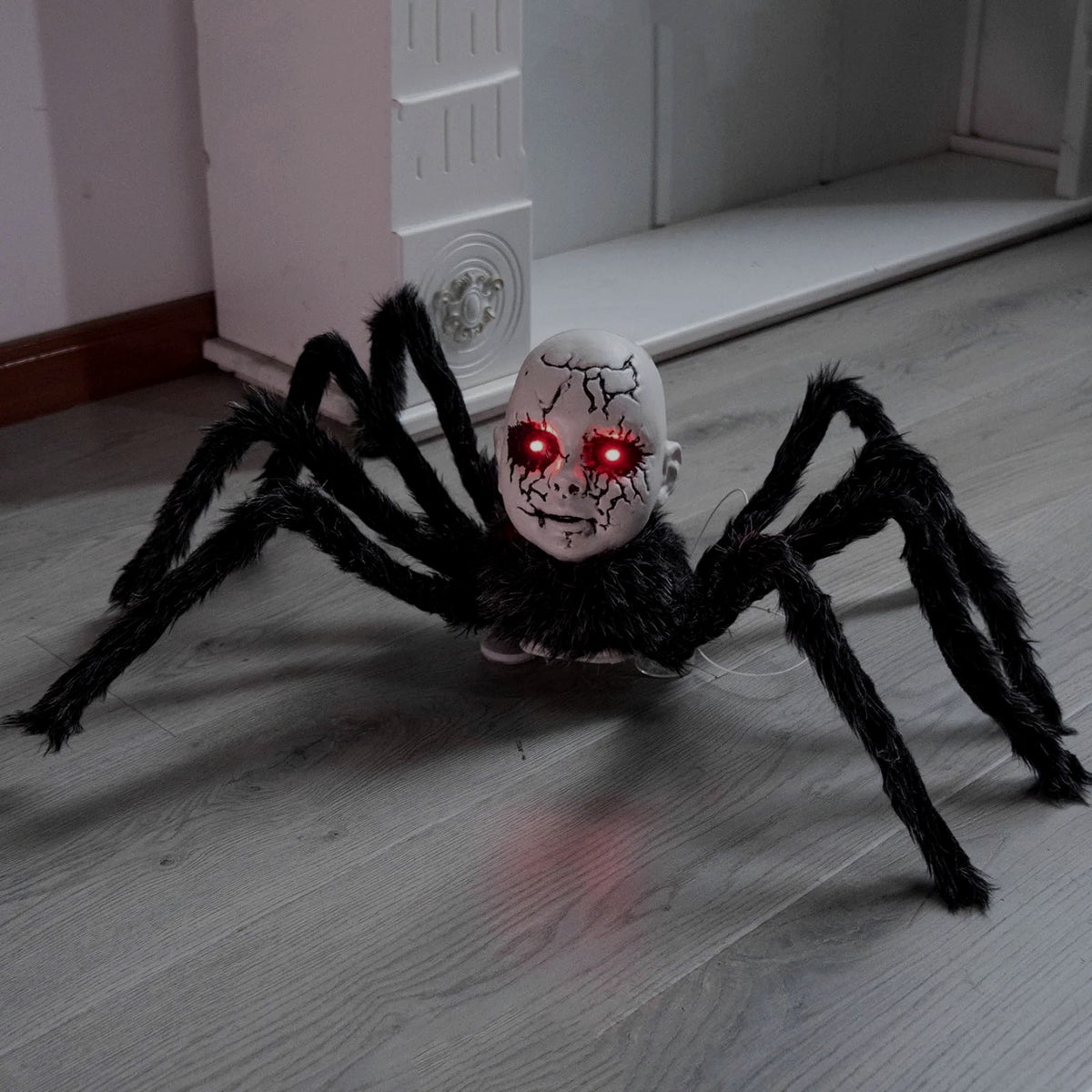 Araignée Possédée — Visage de poupée animé